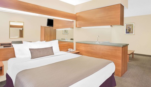 Studio Suite, 1 Queen Bed, Non Smoking