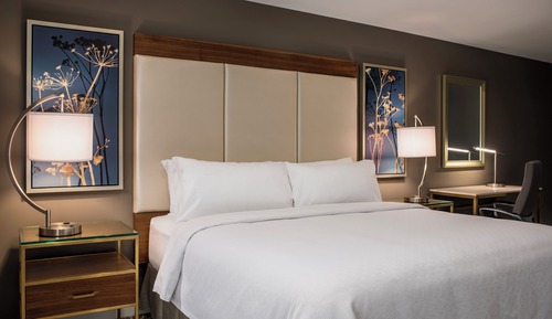 Standard Room, 1 King Bed