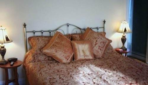 Room (Elk creek room)