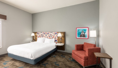 Room, 1 King Bed, Accessible (Mobility & Hearing, Roll-In Shower)
