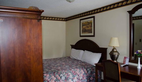 Standard Room, 1 Queen Bed
