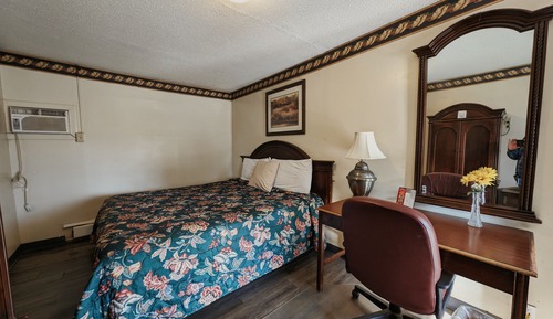 Standard Room, 1 King Bed