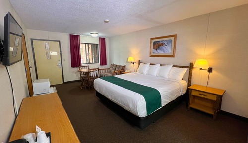 Room, 1 King Bed (Country Rustic)