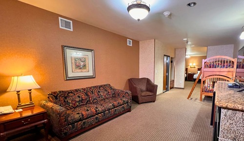 Family Suite (with Bunk Bed)