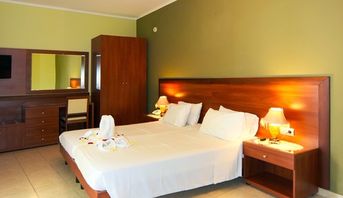 Suite, 2 Bedrooms, Garden View