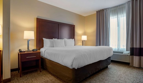 Suite, 1 King Bed, Non Smoking