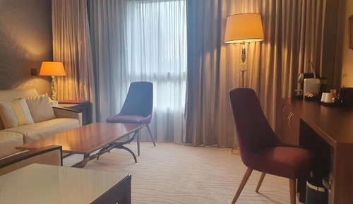 Deluxe Suite
