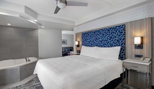 Studio, 1 King Bed, Non Smoking (Whirlpool)