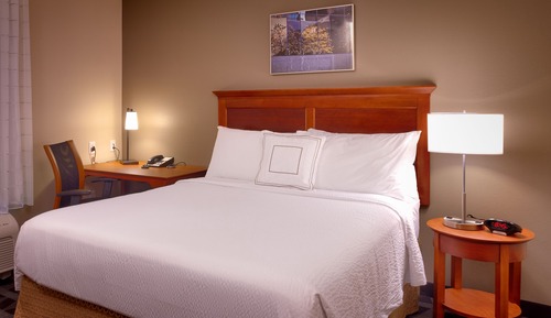 Studio, 1 Queen Bed (Mobility/Hearing Accessible, Tub)