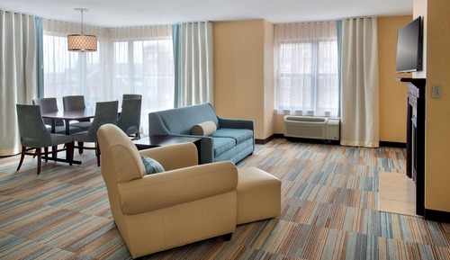 Deluxe Suite, 1 Bedroom, Fireplace (Kitchen)