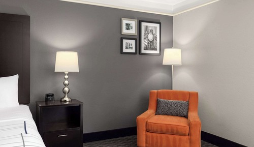 Room, 1 King Bed, Accessible, Bathtub (Mobility/Hearing, Grab bars)