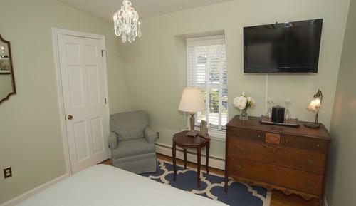 Standard Double Room, Ensuite (The Inn 9 Queen (no pets))