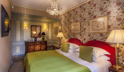 Luxury Suite