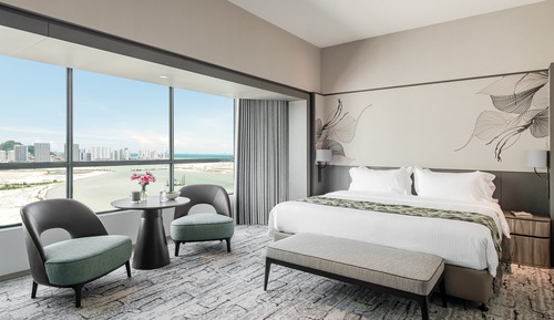 Studio Premier King City View