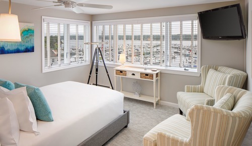 Deluxe Room, 1 Queen Bed (05 Saybrook Breakwater)