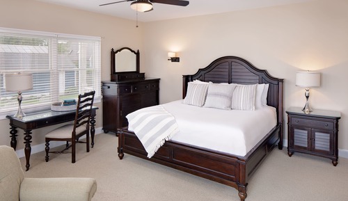 Deluxe Room, 1 King Bed (12 Captain Polly)