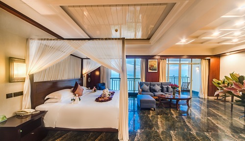 180 degrees superior sea view suite