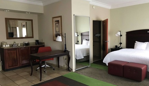 Suite, 1 King Bed, Non Smoking