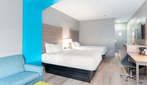 Deluxe Studio Suite, 2 Queen Beds, Non Smoking
