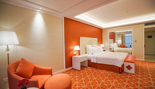 Club Room, 1 King Bed
