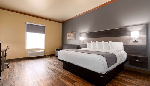 Standard Room, 1 King Bed, Accessible, Non Smoking