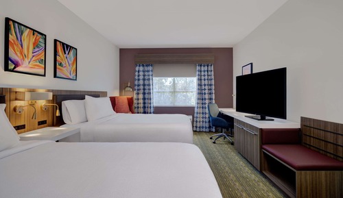 Room, 2 Queen Beds, Bathtub