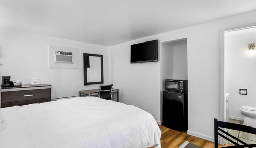 Room, 1 King Bed, Non Smoking