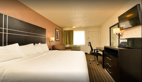 Standard Room, 1 King Bed, Non Smoking