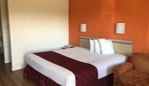 Standard Room, 1 King Bed