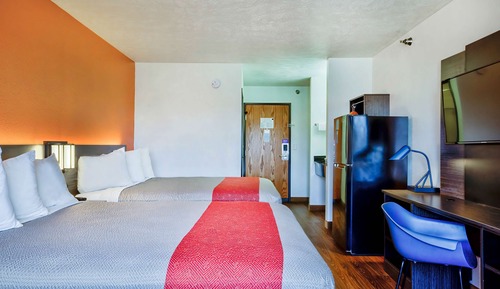 Deluxe Room, 1 Queen Bed, Accessible, Non Smoking