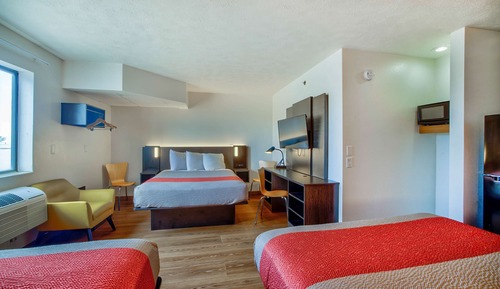Deluxe Room, Multiple Beds, Non Smoking, Refrigerator