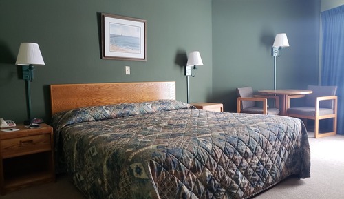 King Handicap Accessible with Harbor View