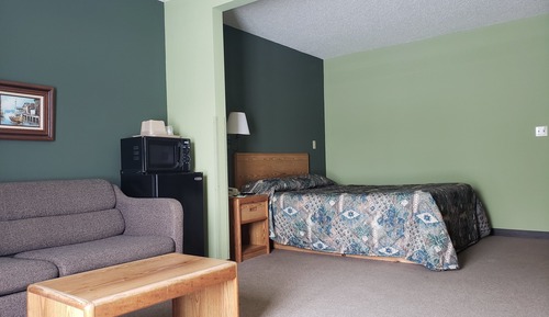 Queen Room with City View and Patio