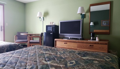Deluxe Room, 2 Queen Beds, Patio