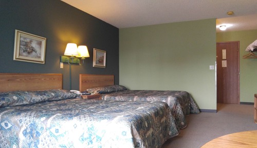 Deluxe Double Queen Room with Harbor View 