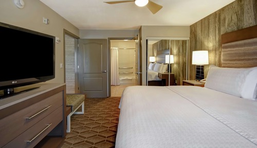 Suite, 1 King Bed, View