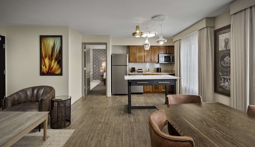 Suite, 1 King Bed, Accessible, Bathtub (Mobility & Hearing)