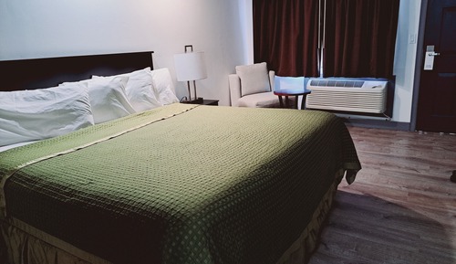 Standard Room, 1 King Bed
