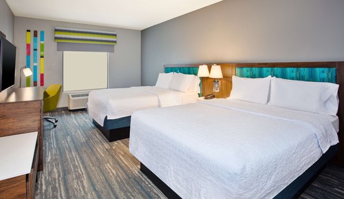 Room, 2 Queen Beds, Accessible, Bathtub