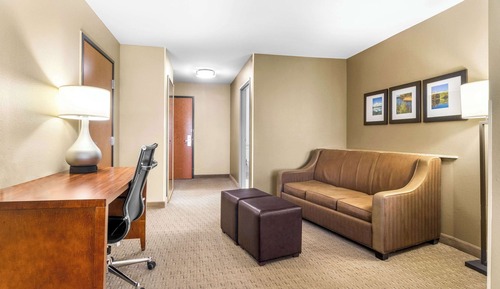 Suite, 1 King Bed, Accessible, Non Smoking