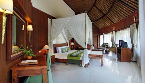 Room, Courtyard View