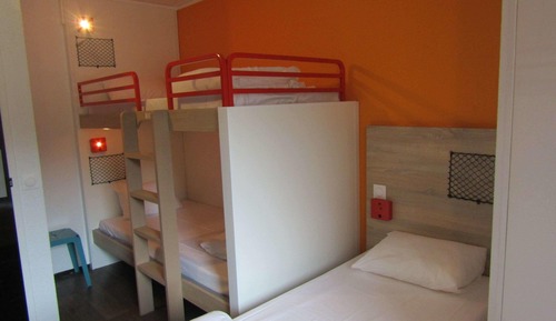 Triple Room, 3 Twin Beds, Private Bathroom (Cabrio)