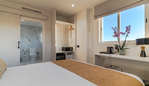 Deluxe Room, 1 Double Bed, Accessible (Hearing)