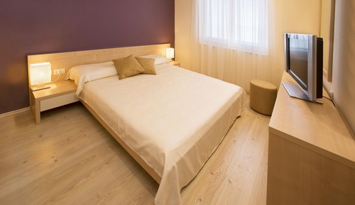 Deluxe Apartment, 2 Bedrooms, Accessible (1 Queen Bed, 2 Single Beds)