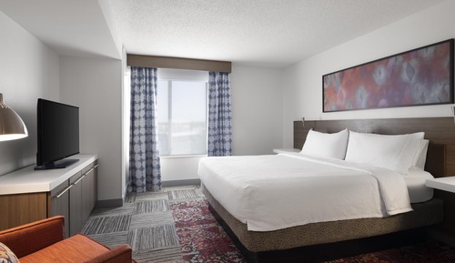Deluxe Room, 1 King Bed, Accessible, Bathtub (Mobility & Hearing)