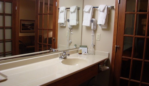 Suite, 1 King Bed, Non Smoking (One-Bedroom)