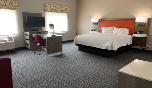 Suite, 1 King Bed, Non Smoking