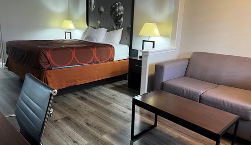 Standard Room, 1 King Bed