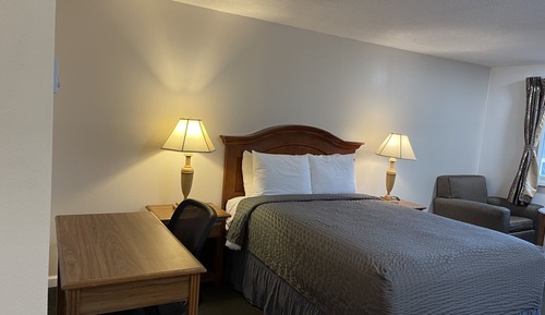 Standard Room -  1 Queen Bed, Not Pet Friendly