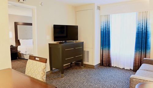 Suite, 1 King Bed, Accessible, Bathtub (Mobility & Hearing)